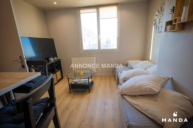 Chambre - 10 m² - 5 pièces
