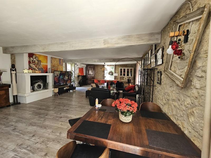 Moulin - 240 m² - 8 pièces