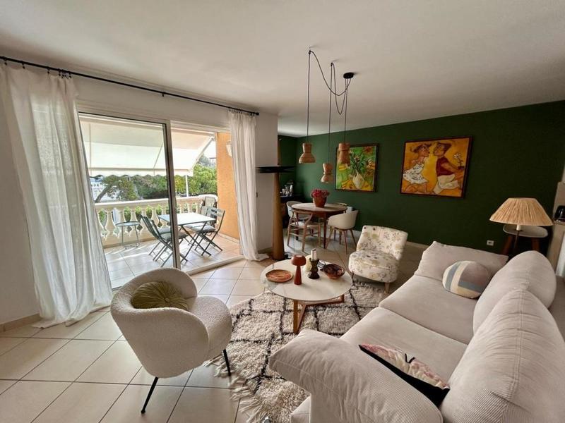 Appartement - 90 m² - 3 pièces