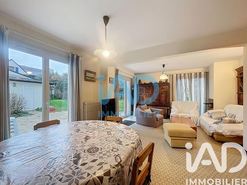 Maison - 200 m² - 9 pièces