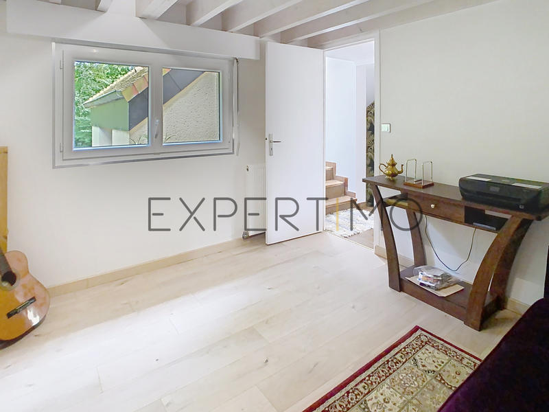 Maison - 218 m² - 9 pièces