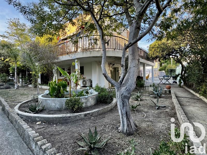 Maison - 180 m² - 8 pièces