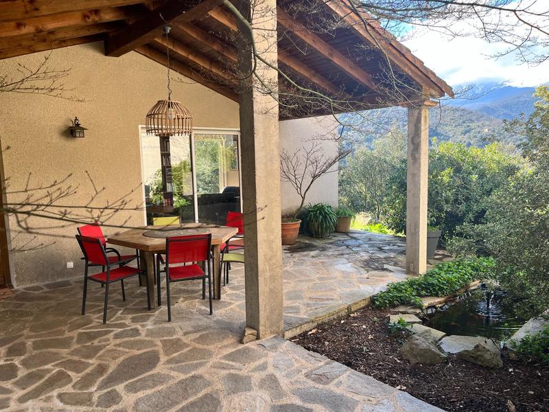 Maison - 266 m² - 9 pièces