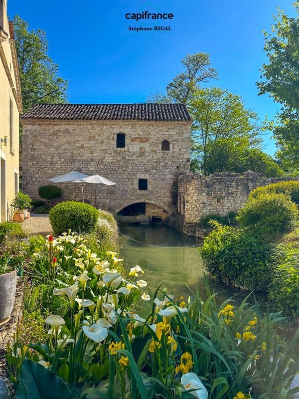 Propriété - 152 m² - 6 pièces