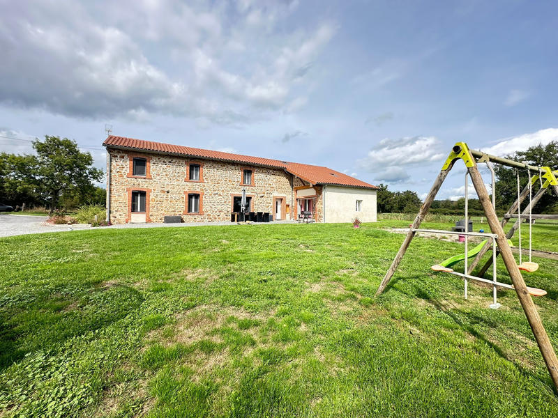 Maison - 245 m² - 8 pièces