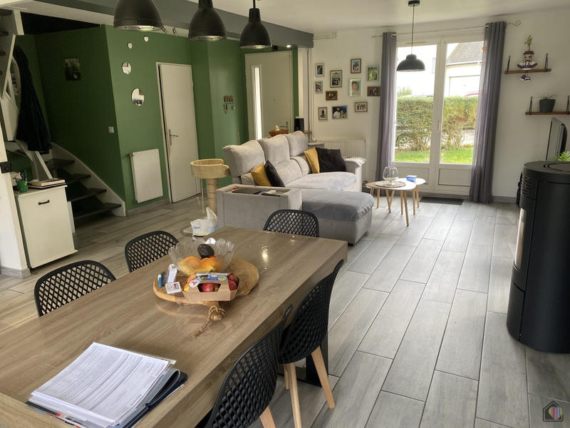 Maison - 98 m² - 5 pièces