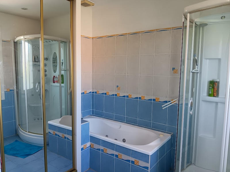 Maison - 195 m² - 7 pièces