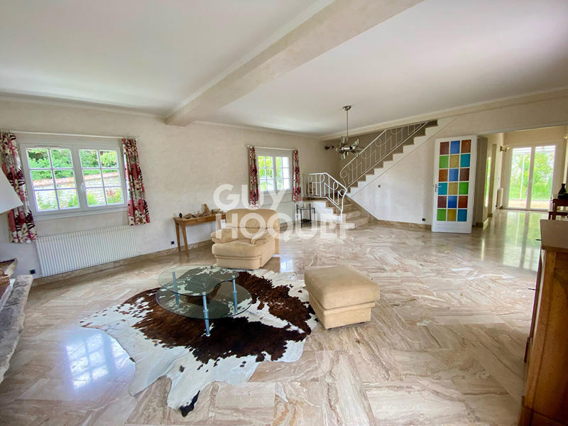 Maison - 171 m² - 8 pièces