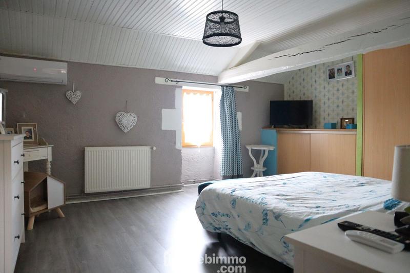 Maison - 229 m² - 8 pièces