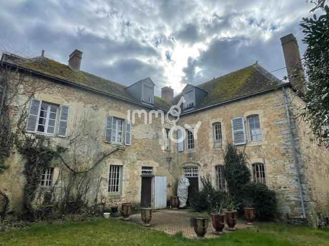 Propriété - 280 m² - 9 pièces