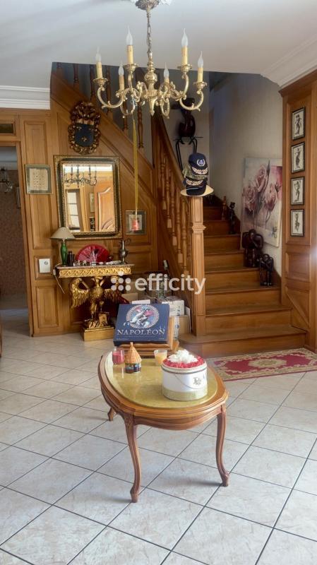 Maison - 180 m² - 7 pièces