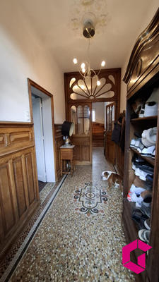 Maison - 325 m² - 13 pièces