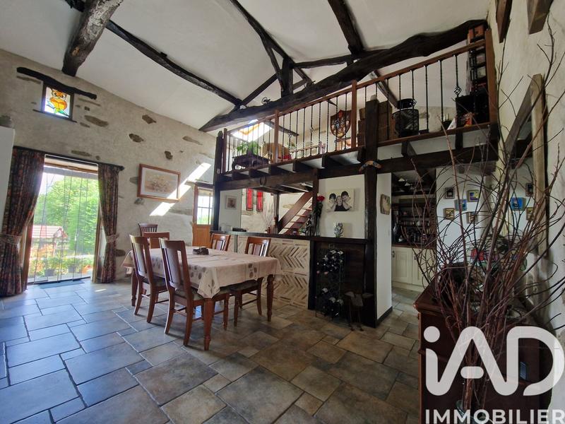 Maison - 366 m² - 10 pièces