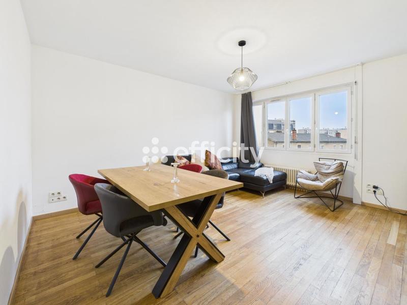 Appartement - 90 m² - 4 pièces