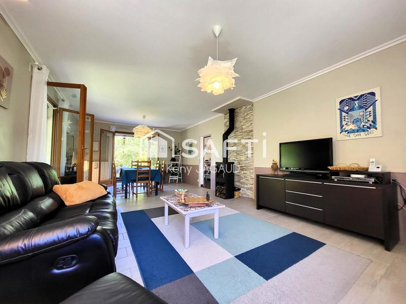 Maison - 211 m² - 8 pièces