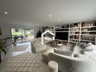 Maison - 200 m² - 8 pièces