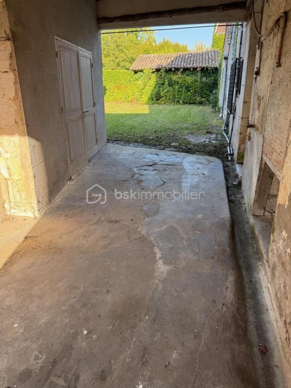 Maison - 400 m² - 6 pièces