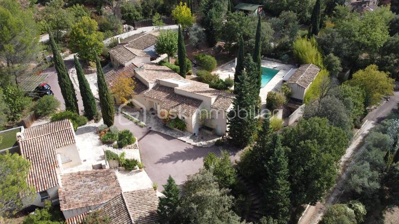 Propriété - 490 m² - 10 pièces