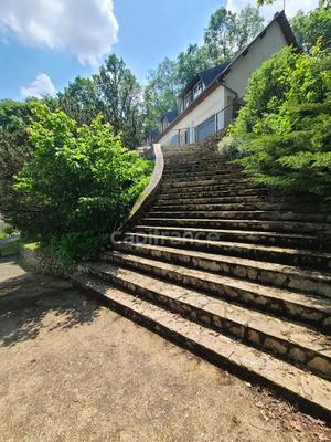 Maison - 186 m² - 10 pièces