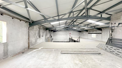 Local d'activité / Entrepôt - 380 m² - 1 pièce