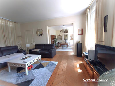 Maison - 209 m² - 7 pièces