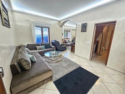 Maison - 270 m² - 15 pièces