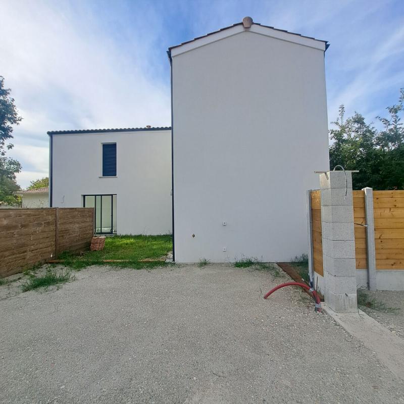 Maison - 95 m² - 4 pièces