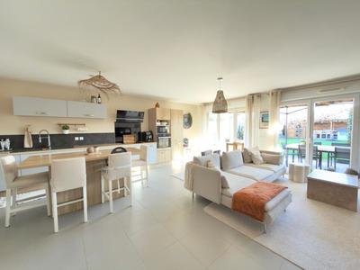 Maison - 102 m² - 4 pièces