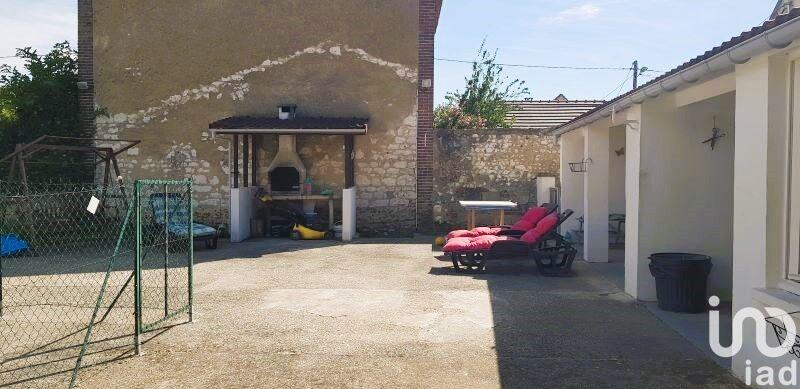 Maison - 200 m² - 8 pièces