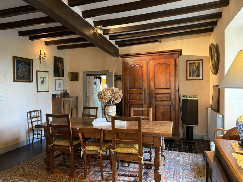 Maison - 322 m² - 18 pièces