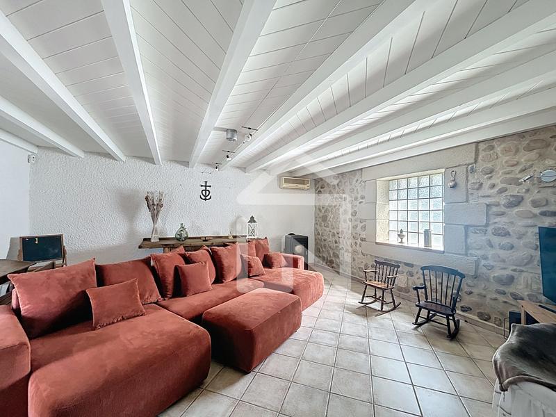 Maison - 247 m² - 6 pièces