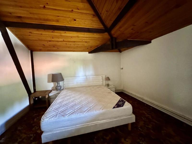 Propriété - 254 m² - 6 pièces