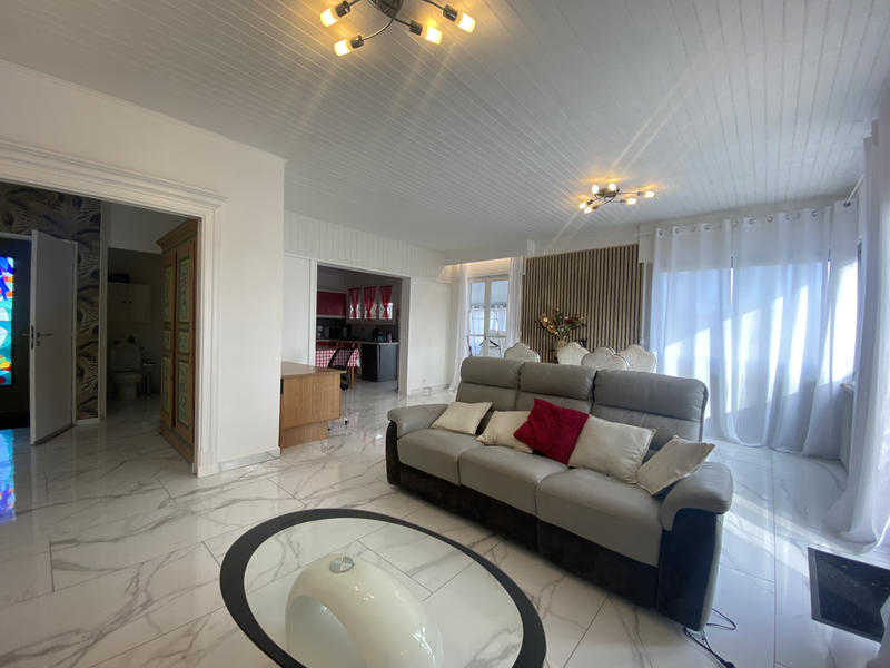 Maison - 179 m² - 7 pièces