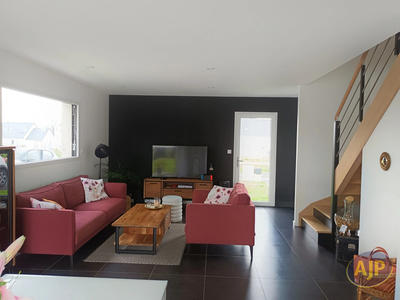 Maison - 103 m² - 5 pièces