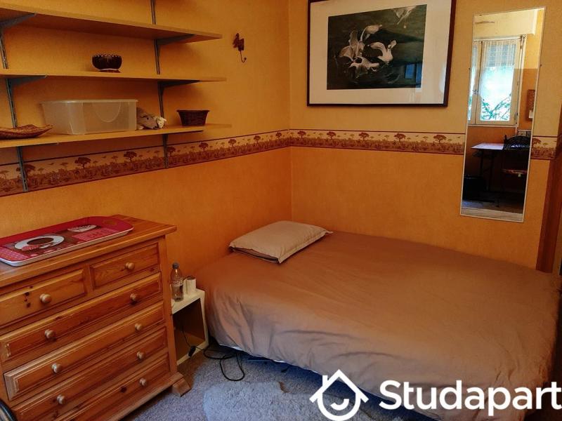 Chambre - 12 m² - 1 pièce