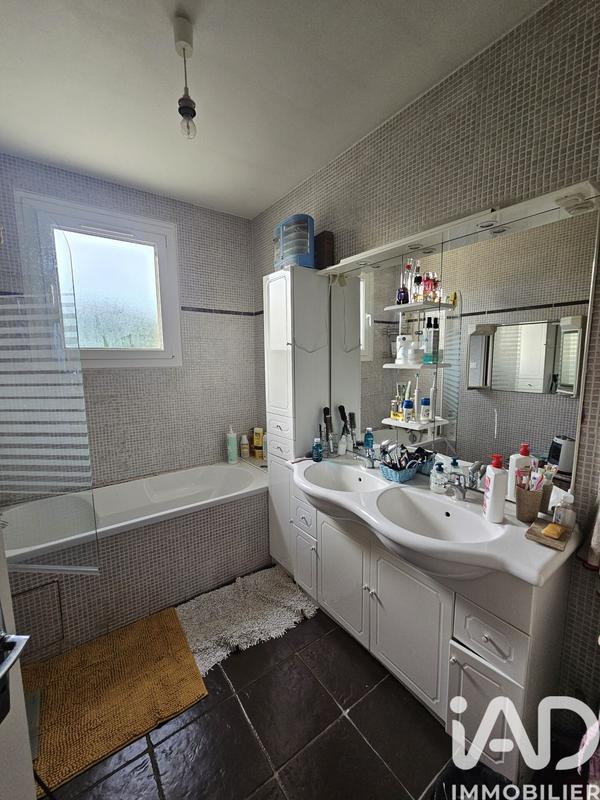 Maison - 242 m² - 7 pièces