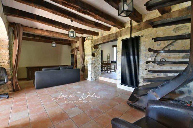 Maison - 234 m² - 6 pièces