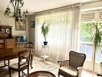 Appartement - 83 m² - 4 pièces