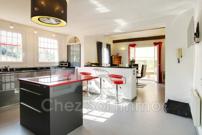 Villa - 235 m² - 8 pièces