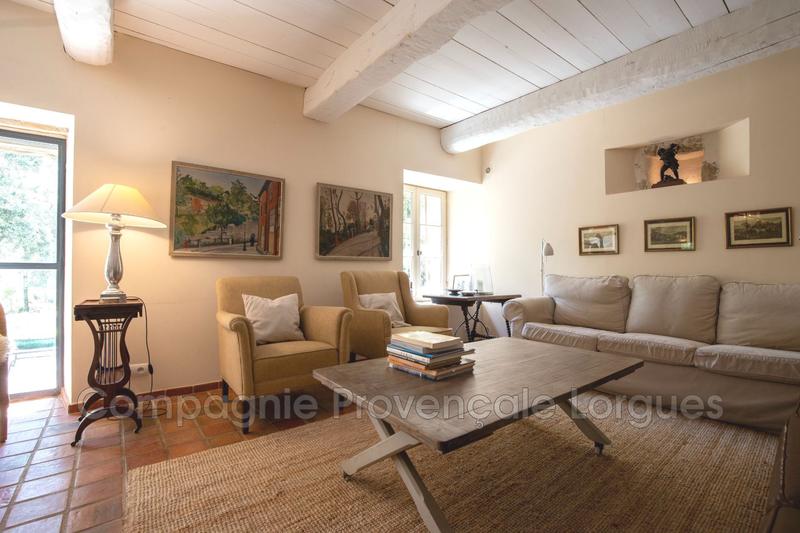 Propriété - 250 m² - 10 pièces