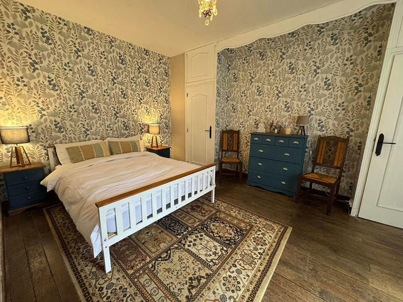 Maison - 335 m² - 14 pièces