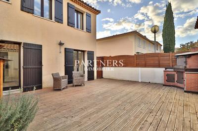 Villa - 90 m² - 4 pièces