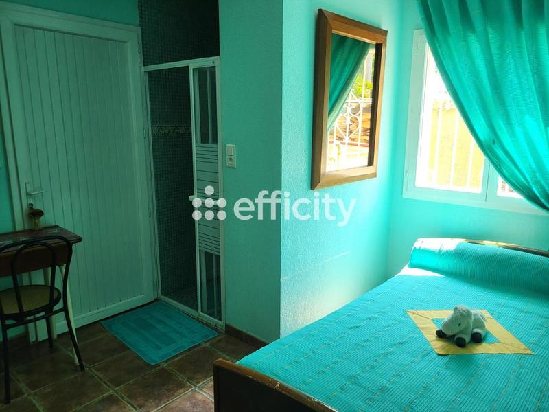 Maison - 165 m² - 8 pièces