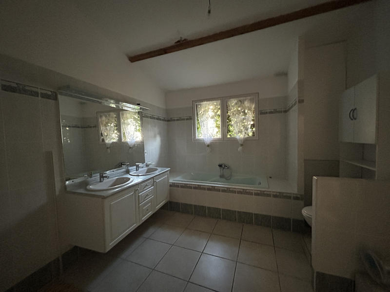 Maison - 251 m² - 10 pièces