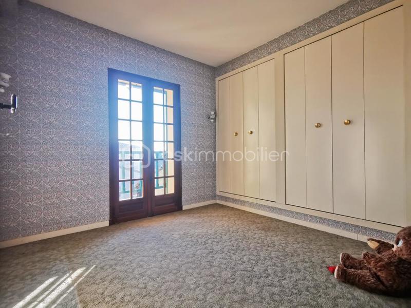 Maison traditionnelle - 138 m² - 138 pièces