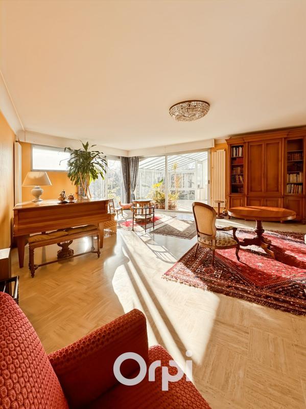 Maison - 371 m² - 8 pièces