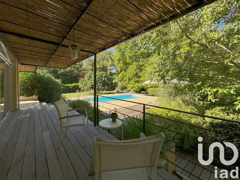 Maison - 250 m² - 8 pièces