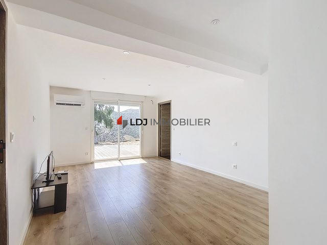 Villa - 378 m² - 10 pièces