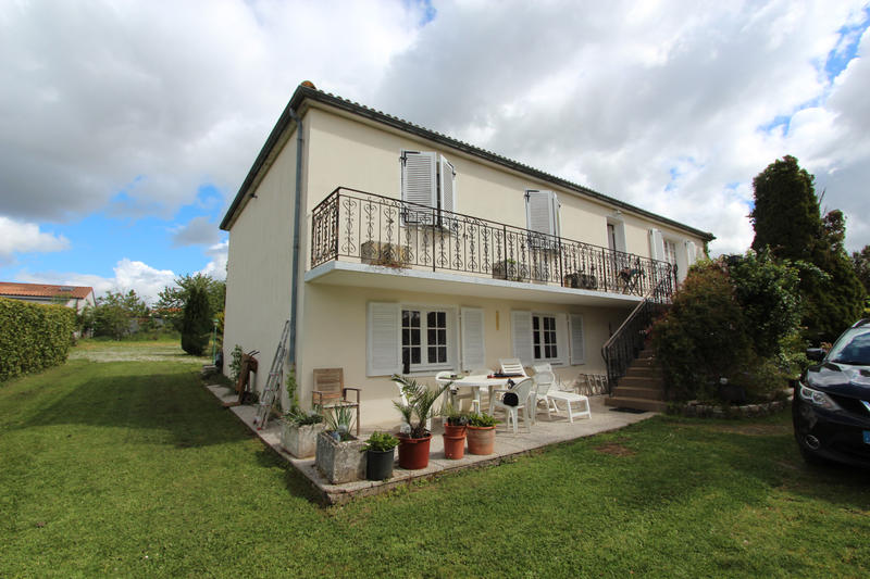 Maison - 143 m² - 8 pièces