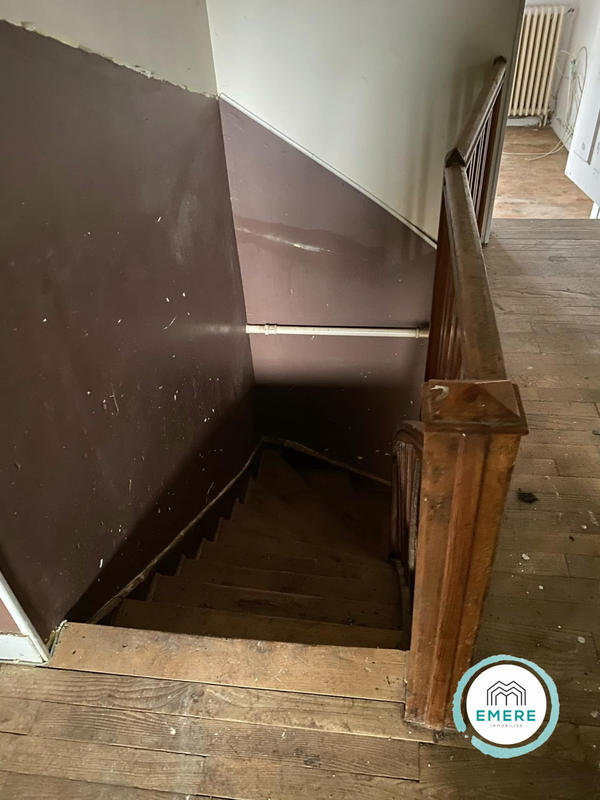 Maison - 265 m² - 11 pièces